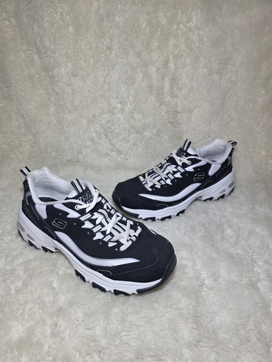 Skechers Shoes - Skechers D'Lites Biggest Fan Sneakers - Black/White - Women’s Size 8 Like New